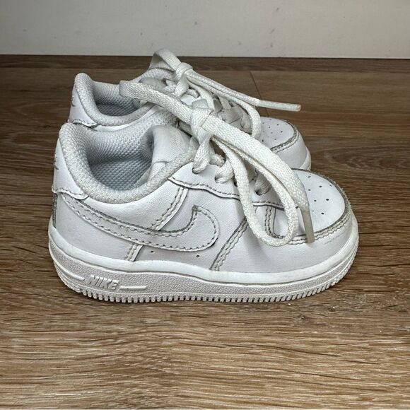 Nike Airforce 1 Low Triple White Leather Baby Sneaker Shoes, Size 5C - Picture 2 of 10